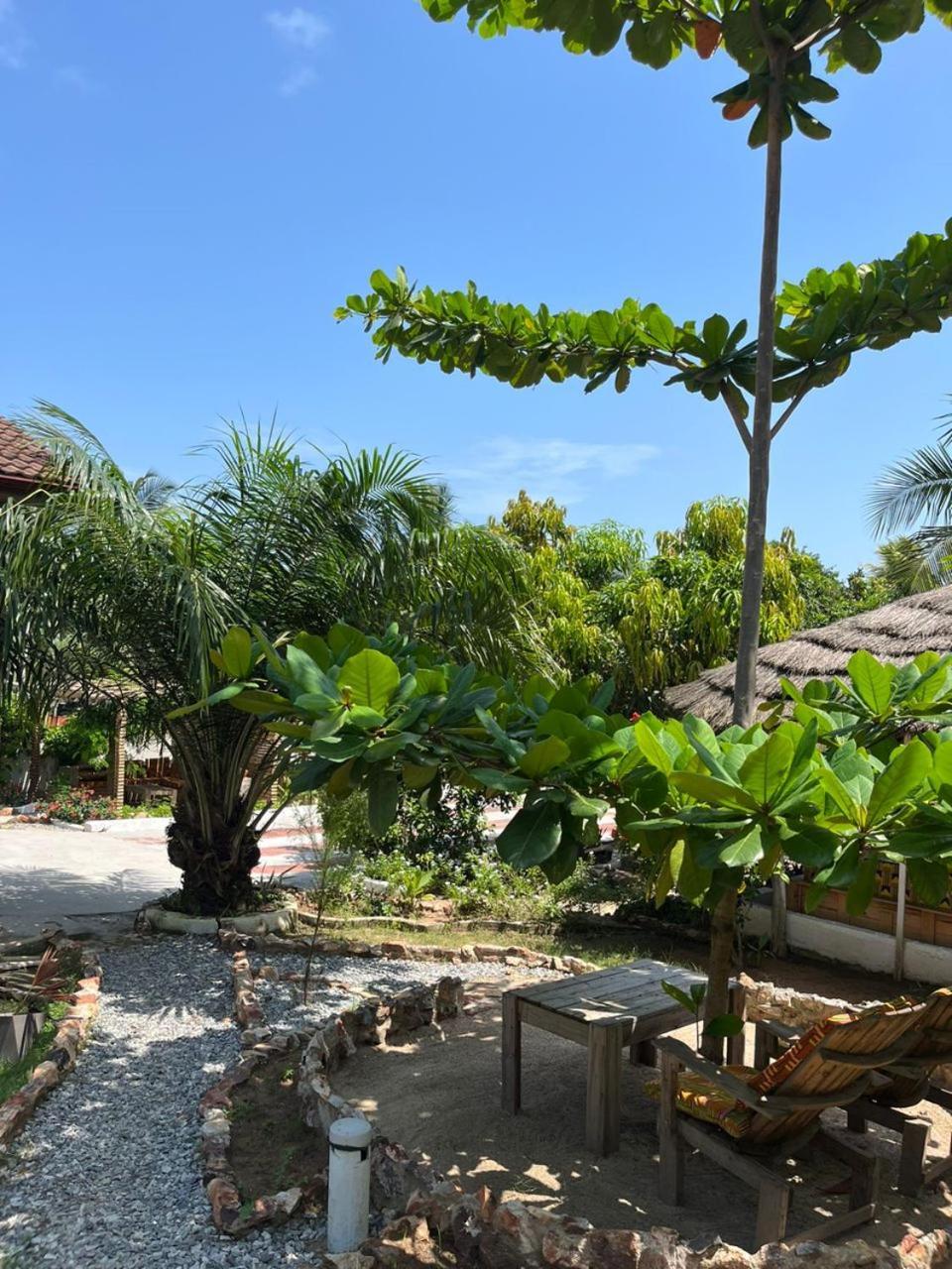 African Treasure Beach Resort Kokrobite Bagian luar foto